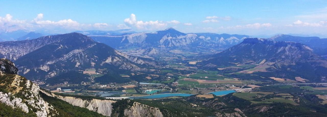 ホテル Le Relais Des Baronnies Montjay  エクステリア 写真